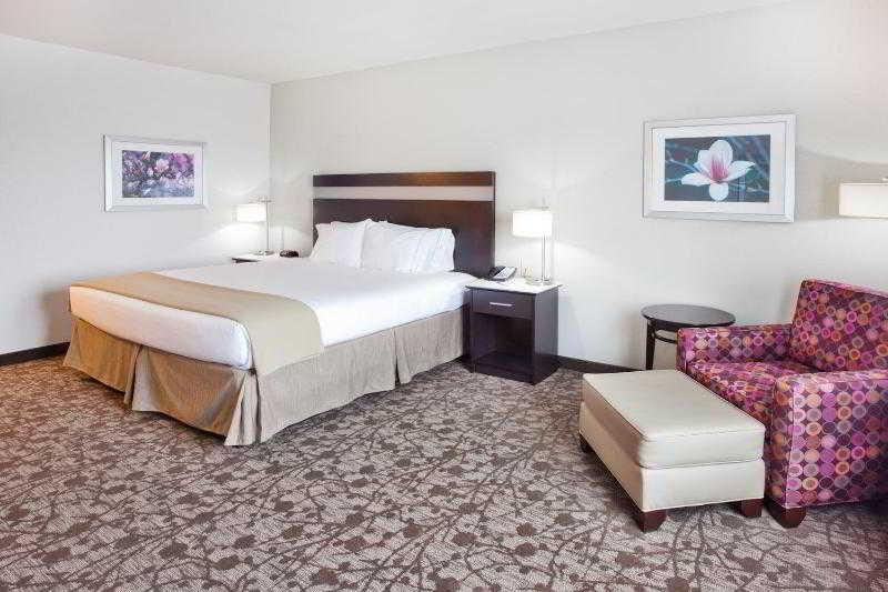 Express Tampa North Telecom Park By Ihg Hotel