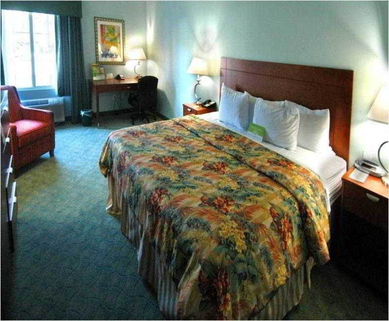 Hotel Express Tampa North Telecom Park By Ihg 2*